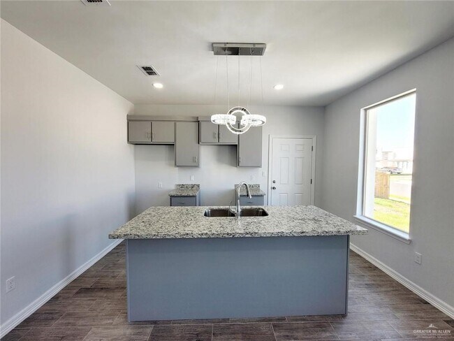 Building Photo - 3815 Las Vistas Ln
