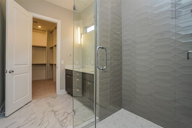 Building Photo - 5117 Royal Heath Dr