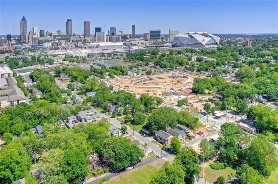 Building Photo - 679 Jones Ave NW