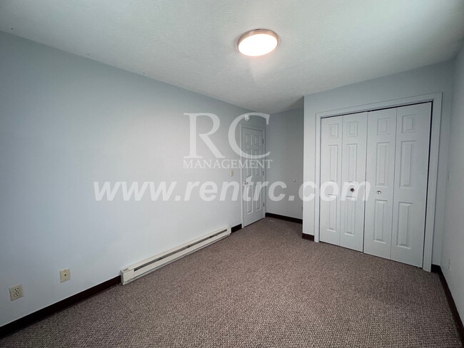 Building Photo - 1002-5 Glendale-
