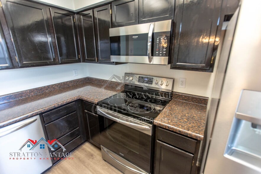 Building Photo - 9415 N 59th Ave
