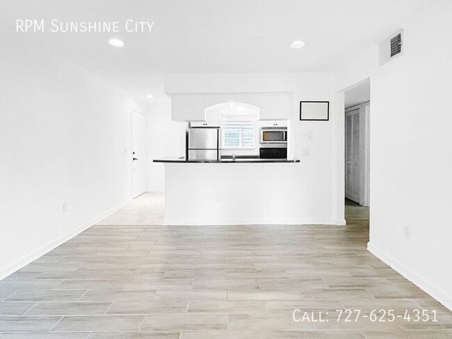 Building Photo - 2500 Winding Creek Blvd
