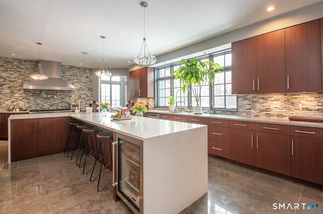 Building Photo - 85 Banks Rd