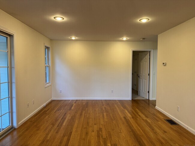 Building Photo - 32 Murphy's Dr