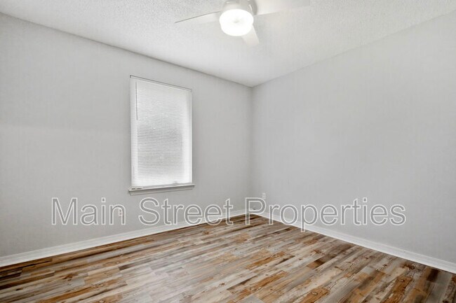 Building Photo - 9075 Caribbean Dr