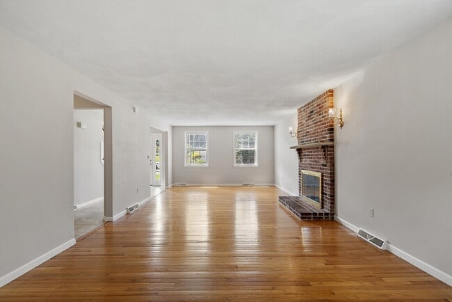 Building Photo - 34 Hall Rd