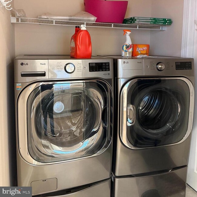 Building Photo - 19923 Smith Cir