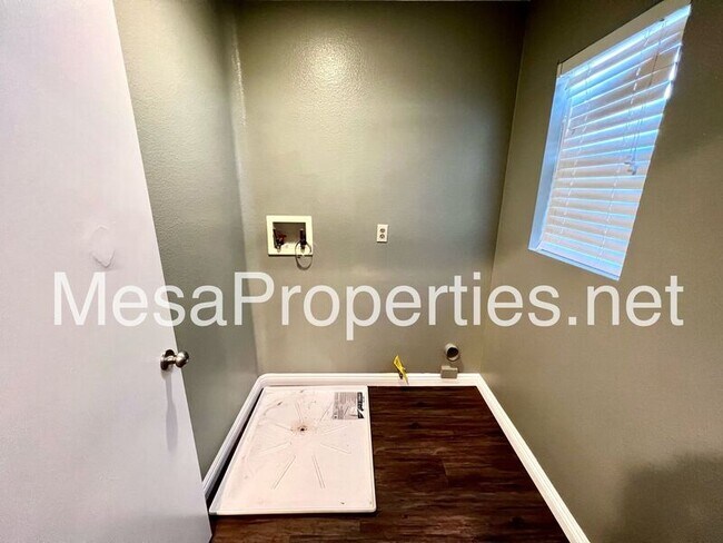 Building Photo - 13939 Kicking Horse Cir