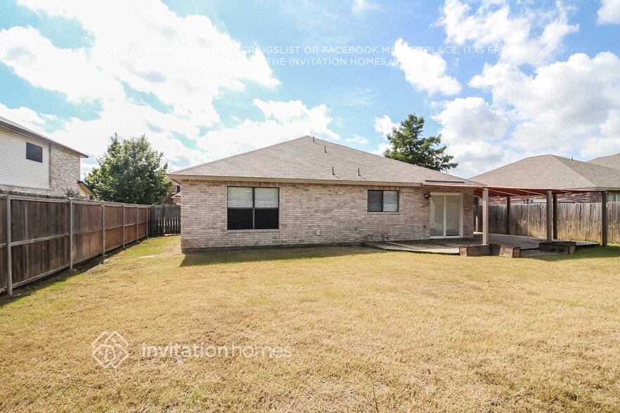 Building Photo - 2807 Custer Dr