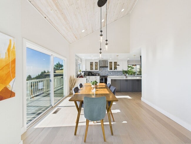 Building Photo - 3325 Brunell Dr