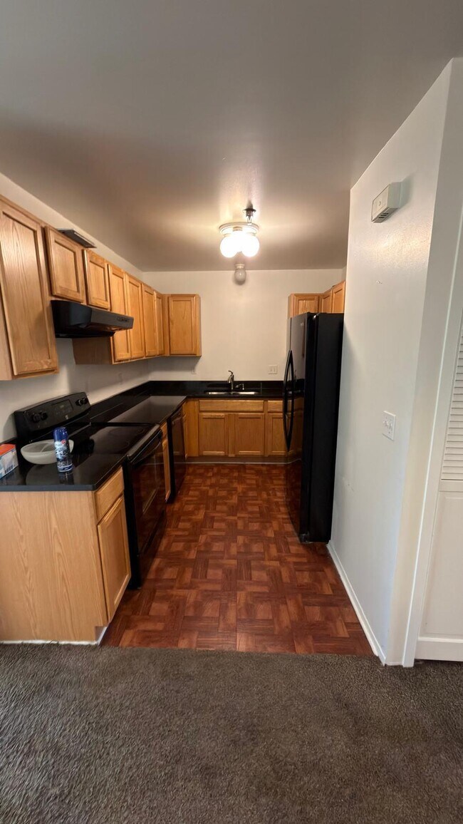 Building Photo - 15602 Stone Crossing Dr