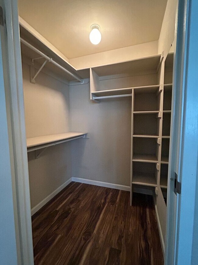 Building Photo - **Leasing Special** Newly renovated 1 Bed/1 Bath Condo near Lowry/Cherry Creek