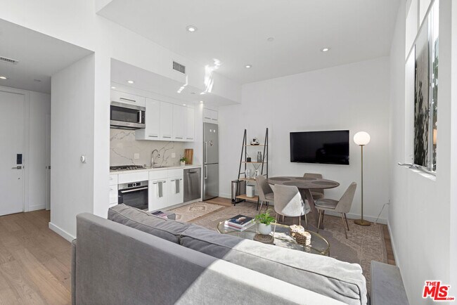 Building Photo - 507 Orlando Ave