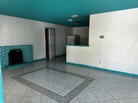 Building Photo - 559 Dogwood Rd