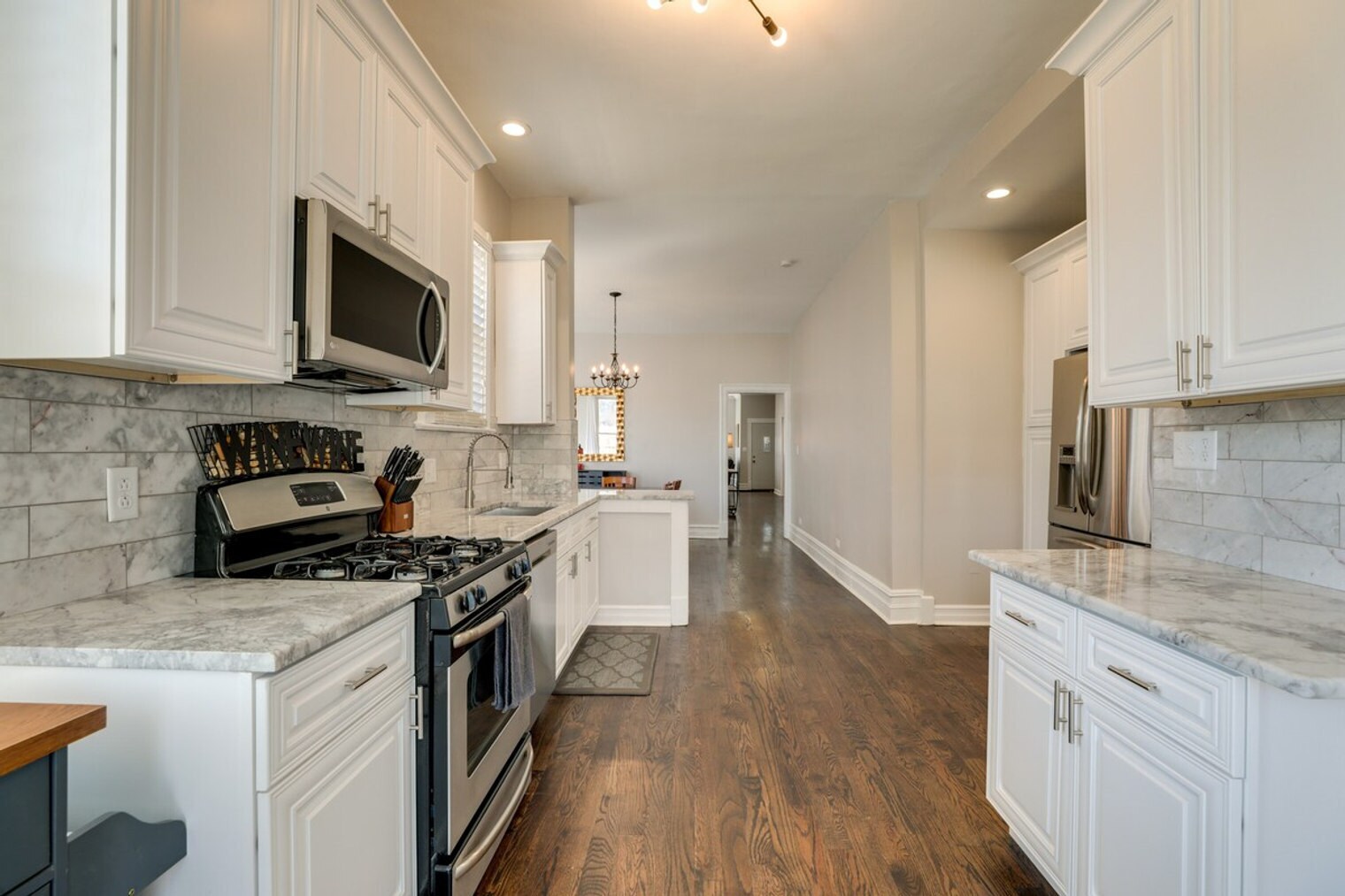 Building Photo - 113 S Mason Ave