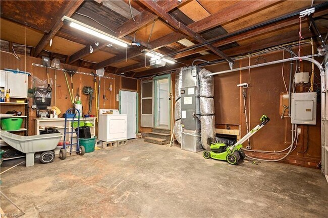 Building Photo - 2800 Chesterfield Blvd