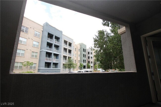 Building Photo - 26 E Serene Ave
