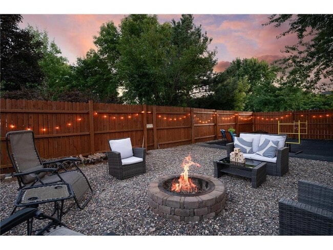 Building Photo - 4133 Sunset Trail N