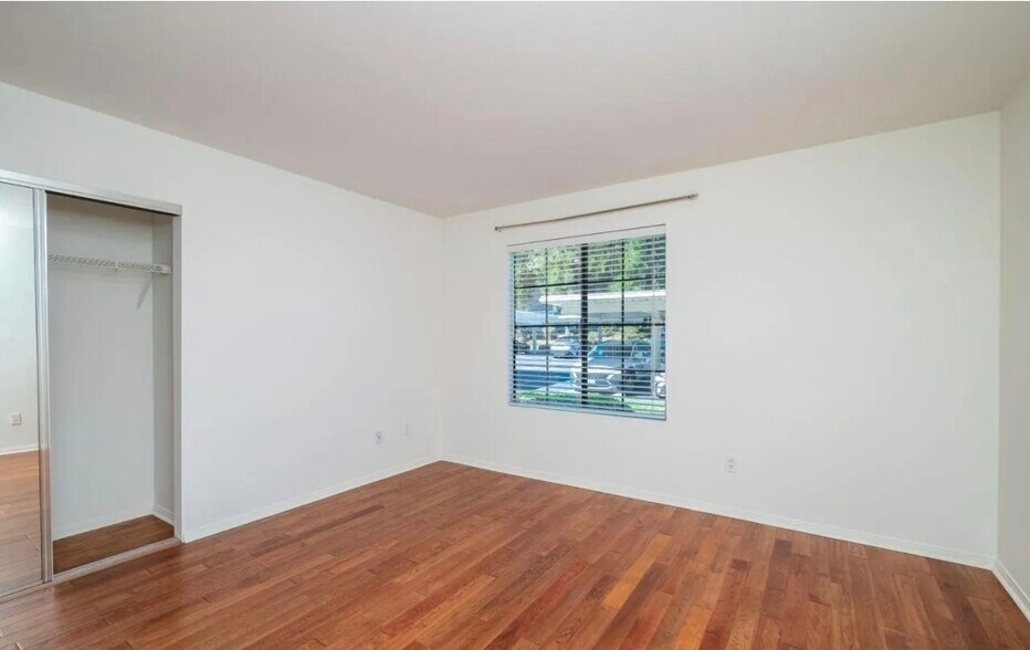 Building Photo - 15016 Avenida Venusto