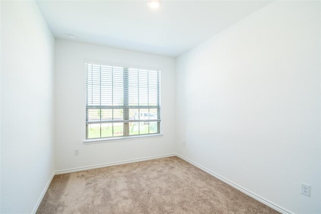 Building Photo - 15076 Rustic Moon Rd