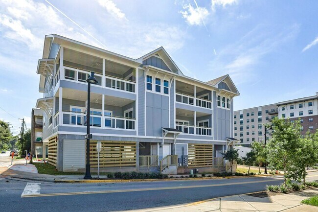 Building Photo - 537 Lorene St