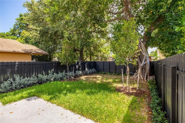 Building Photo - 921 NW 55th St