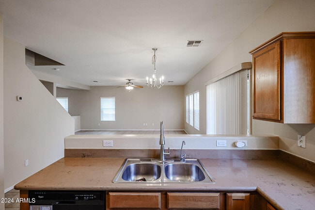 Building Photo - 2646 S Southwind Dr