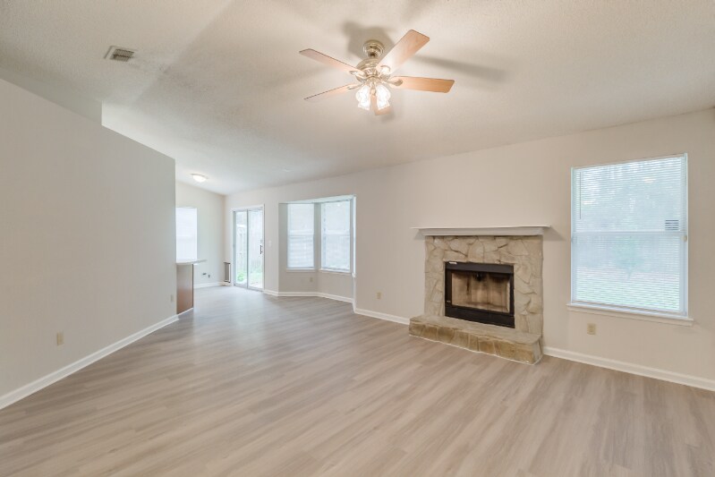 Building Photo - 4172 Davie Ct