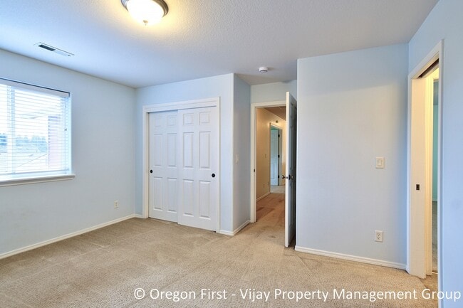 Building Photo - 10568 SW Washington St