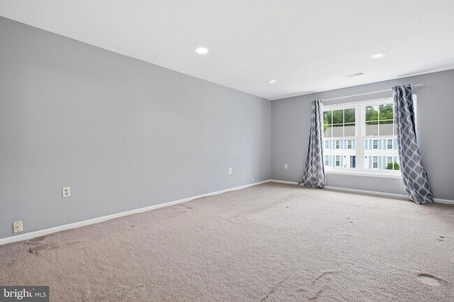 Building Photo - 10205 Balsamwood Dr