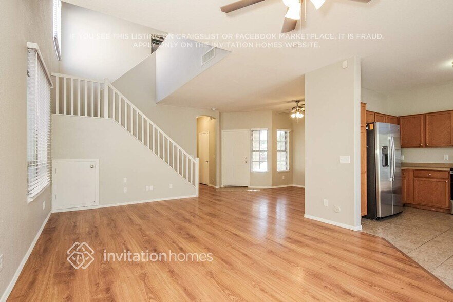 Building Photo - 810 E Nardini St