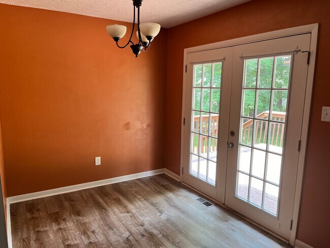 Building Photo - 3BR/ 1.5BA, Home in Rocky Hill