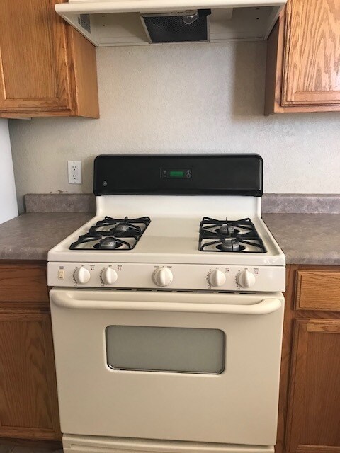 Building Photo - 4 BED.,2BA. IN  MOUNTAIN VIEW