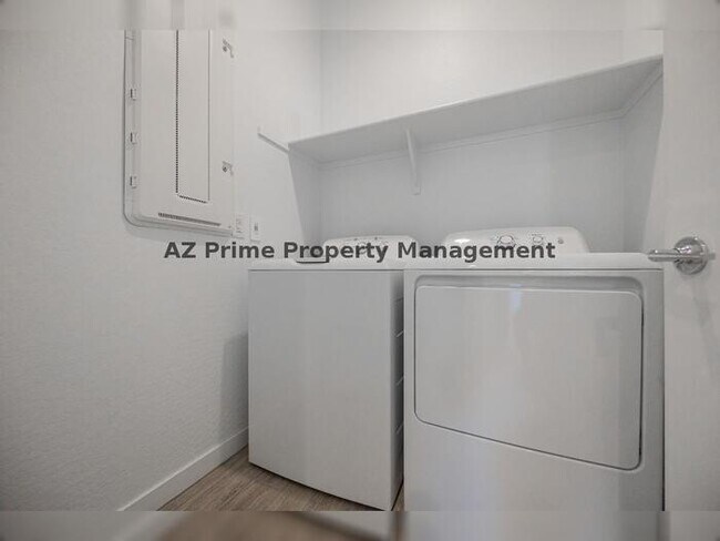 Building Photo - 16870 W Las Palmaritas Dr