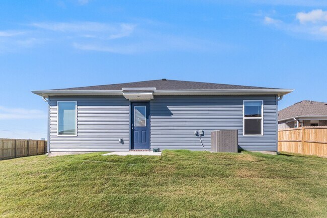 Building Photo - Welcome to your dream home *MOVE IN SPECIAL!*