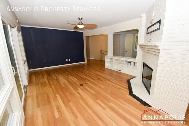 Building Photo - 300 S Cherry Grove Ave