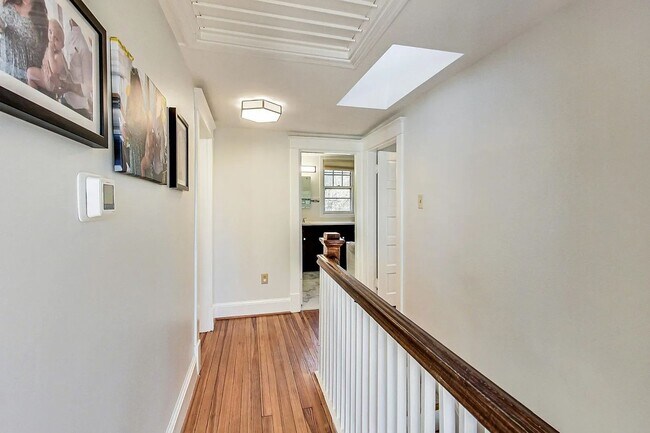 Building Photo - Palisades, NW Washington, DC - Beautiful 4...