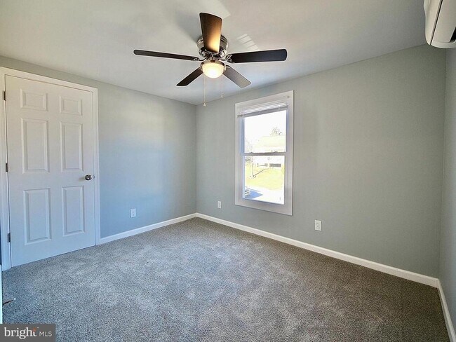Building Photo - 40 Neeld Ln
