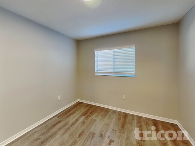 Building Photo - 2707 95th St E