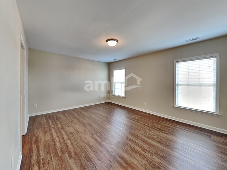 Building Photo - 1419 Infinity Ln