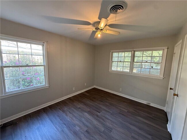 Building Photo - 3853 San Juan Dr