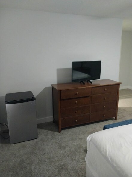 Building Photo - 5303 Glen Harwell Rd