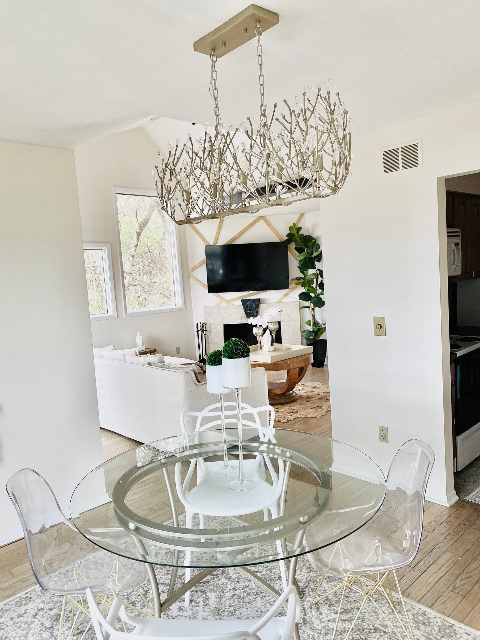 Building Photo - 2415 Maryland Ave