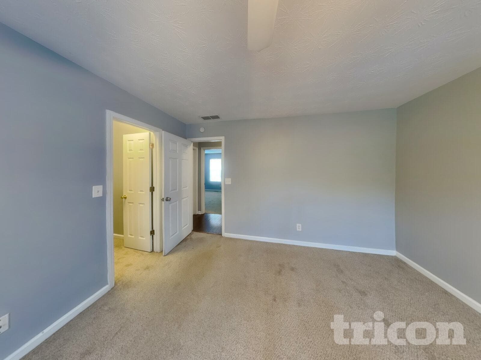 Building Photo - 3275 River Ln SE