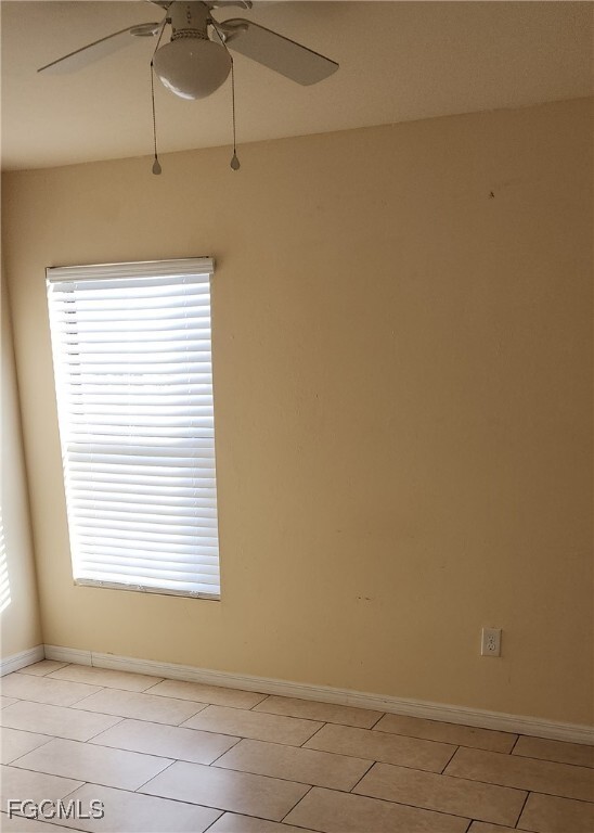 Building Photo - 1016 NE 8th Pl