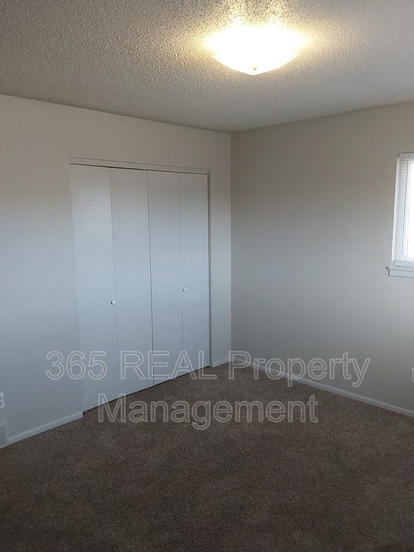 Building Photo - 803 4th St