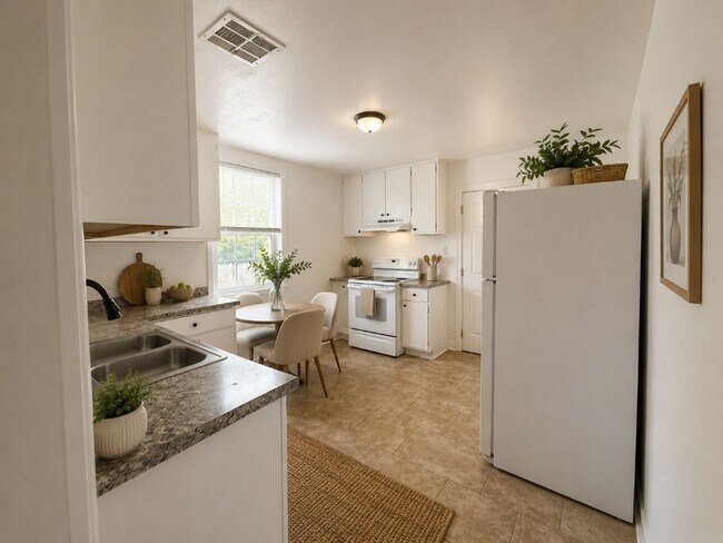 Building Photo - 1010 Lesan Dr