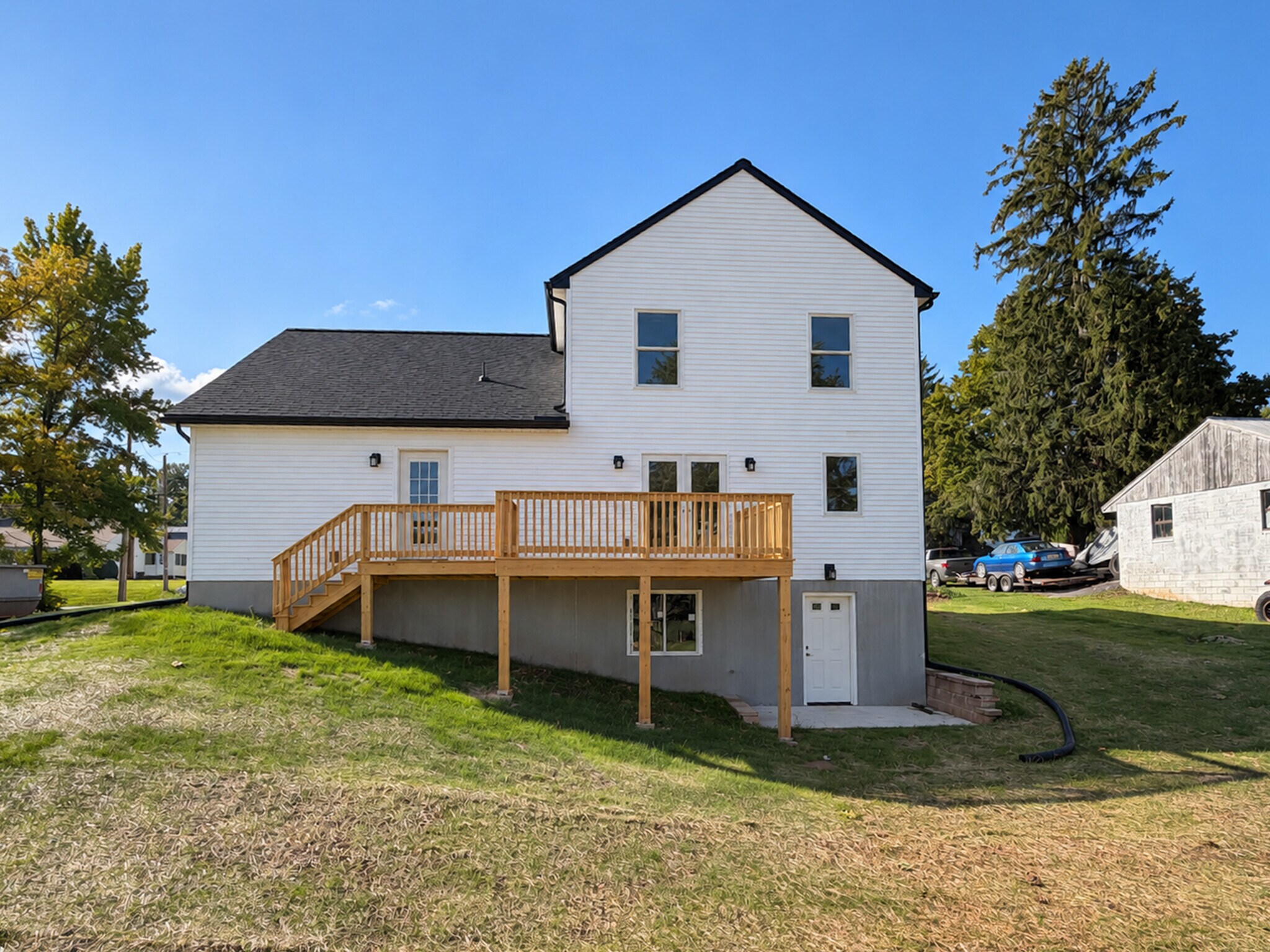 Building Photo - 811 Hopeland Rd