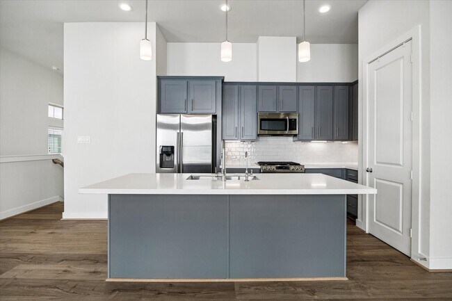 Building Photo - 5209 Allen St