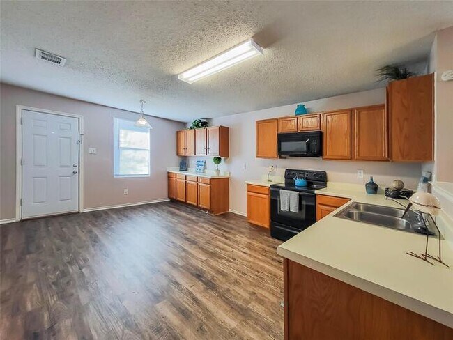 Building Photo - Open floorplan in Fort Worth 3/2/2